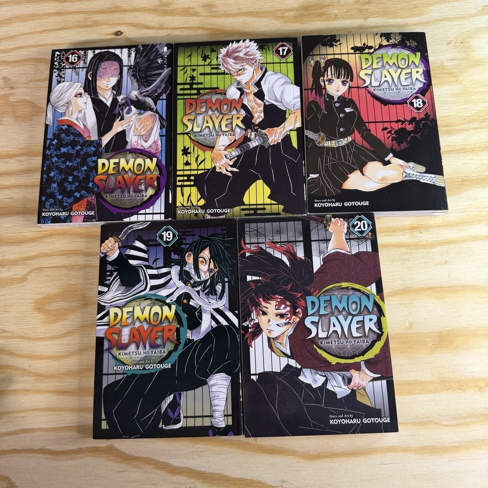 Demon‎ Slayer: Kimetsu no Yaiba Manga Lot Volumes 16–20 – English – Viz Media